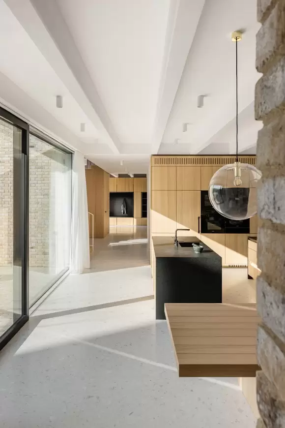 brick-house-zahorske-sady-architekti-mikulaj-and-mikulajova-4.jpg