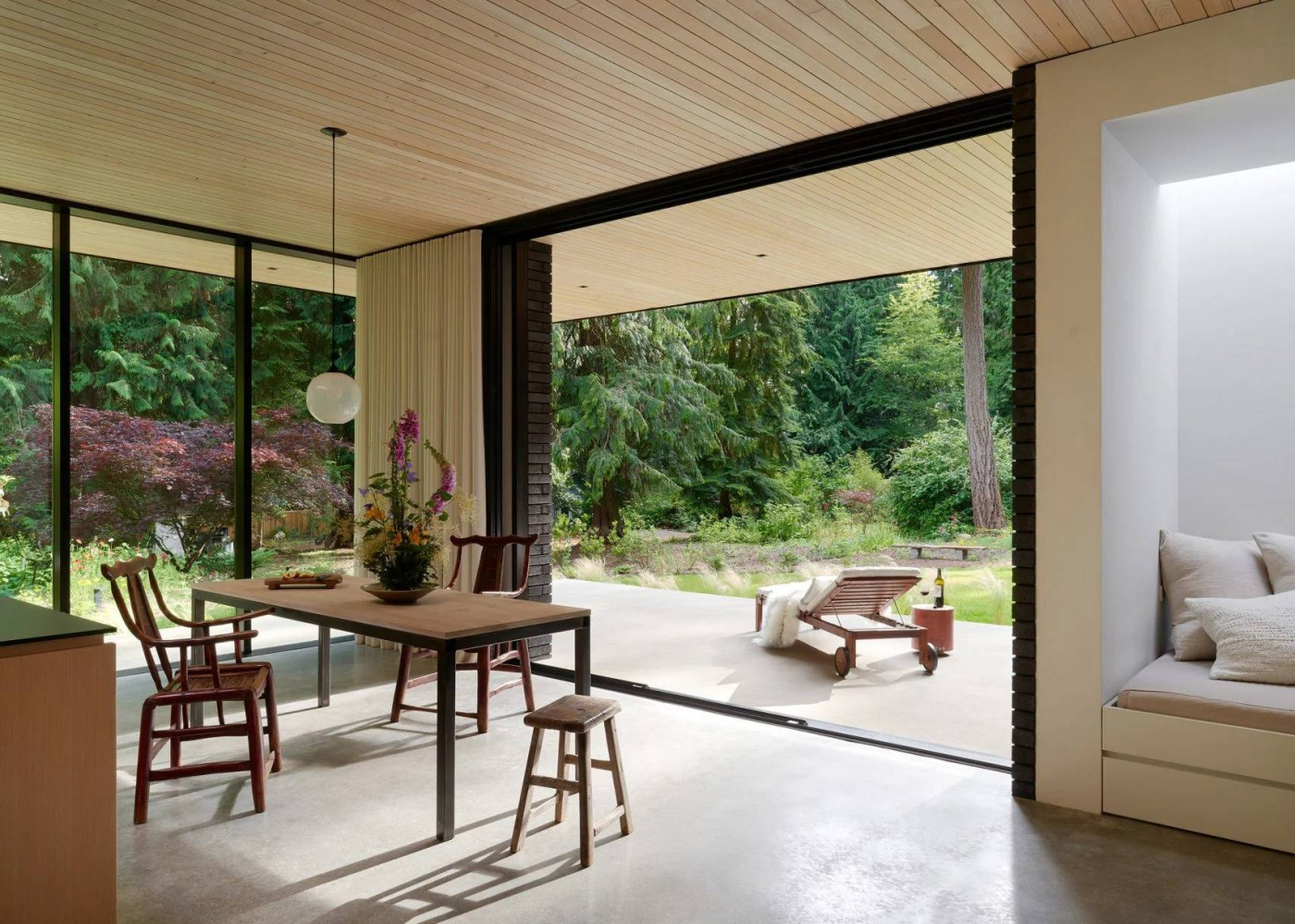 the-rambler-house-goc-washington-forest-architecture-usa_dezeen_4.jpg