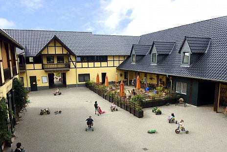 Объект из Керамическая черепица Roben Flandern Plus черная матовая глазурь