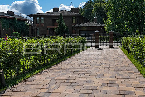 Объект из Брусчатка BRAER Тротуарная плитка «Старый город Венусбергер» Color Mix Тип 17 «ПРАЙД»