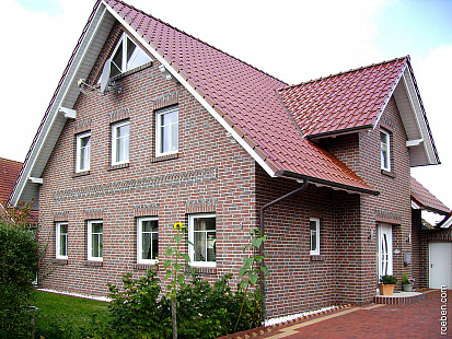 Объект из Керамическая черепица Roben Monza Plus Каштановый глянцевый ангоб