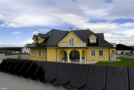 Объект из Керамическая черепица Tondach БОБРОВКА Глазурь Амадеус черная