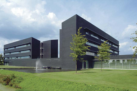 Объект из Кирпич Roben FARO черный с оттенком, гладкий