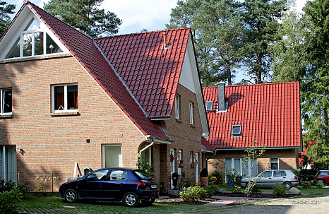 Объект из Керамическая черепица Roben Monza Plus Каштановый глянцевый ангоб