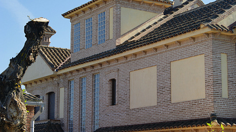 Объект из Кирпич ручной формовки Vandersanden BLANCO/SALMÓN RASPADO